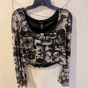 Black and White Graphic Crop Blouse